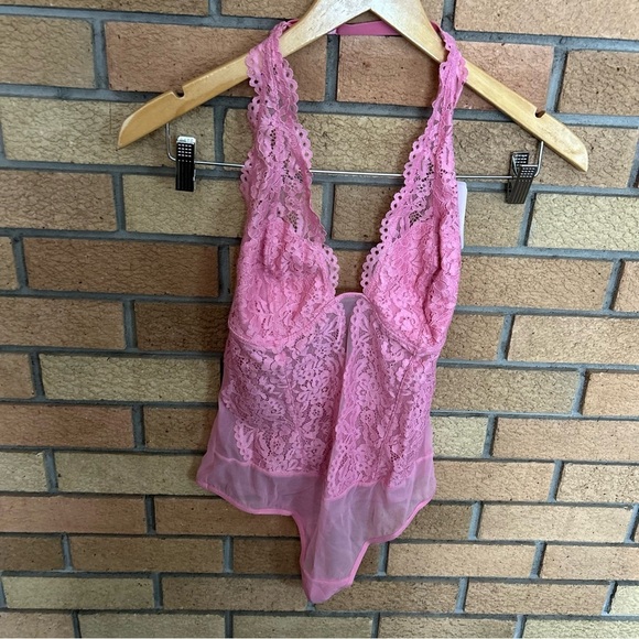 NWT b tempt’d by Wacoal Ciao Bella Bodysuit Pink Lace Sexy Lingerie Size Medium - Picture 2 of 5